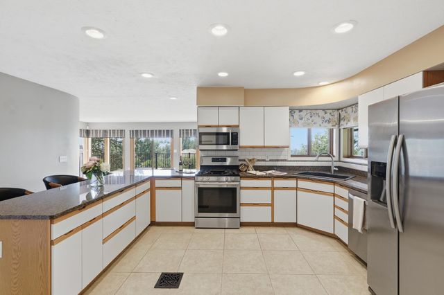1408 S Kahuna Dr, Spokane, WA 99212