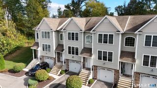 23 Oak Branch Drive 23, Brookfield, CT 06804