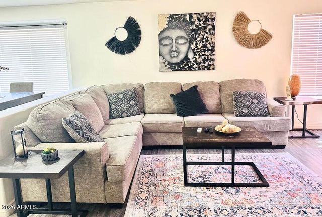 2745 E HARTFORD Avenue, Phoenix, AZ 85032