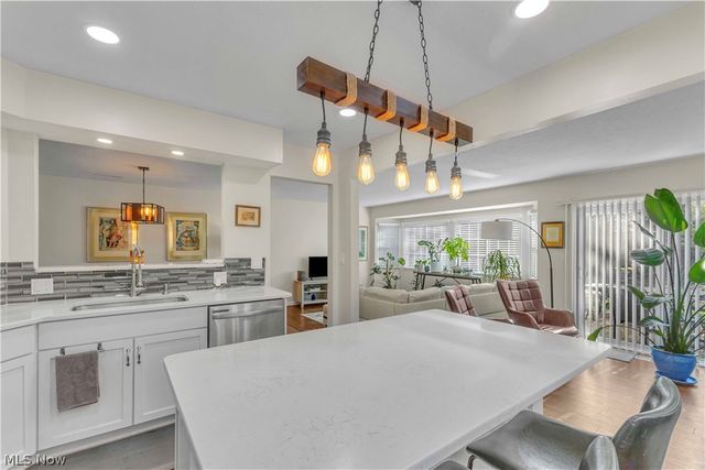 1748 Walnut Lane 32, Rocky River, OH 44116