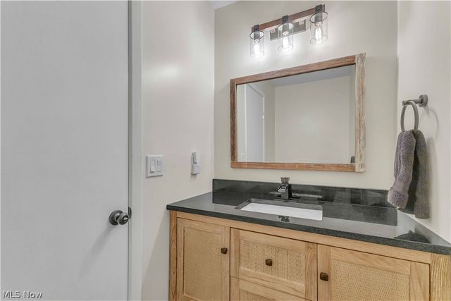 1748 Walnut Lane 32, Rocky River, OH 44116