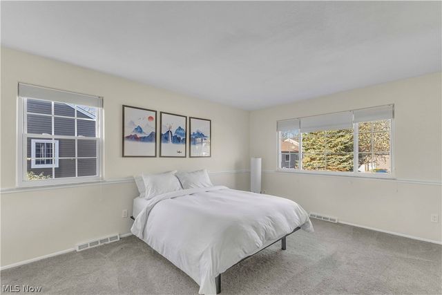 1748 Walnut Lane 32, Rocky River, OH 44116