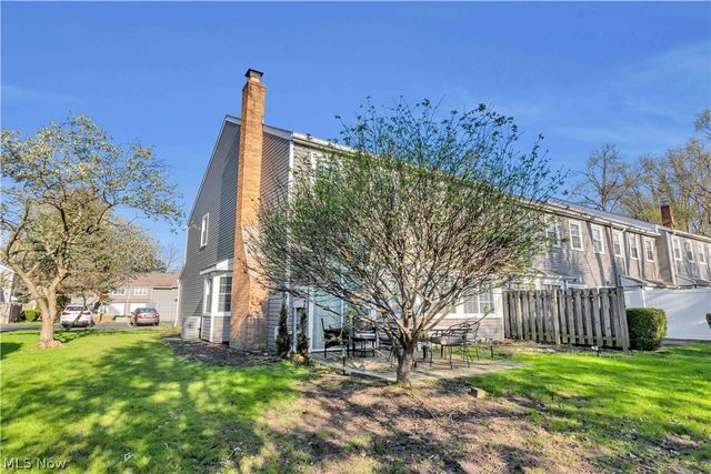 1748 Walnut Lane 32, Rocky River, OH 44116