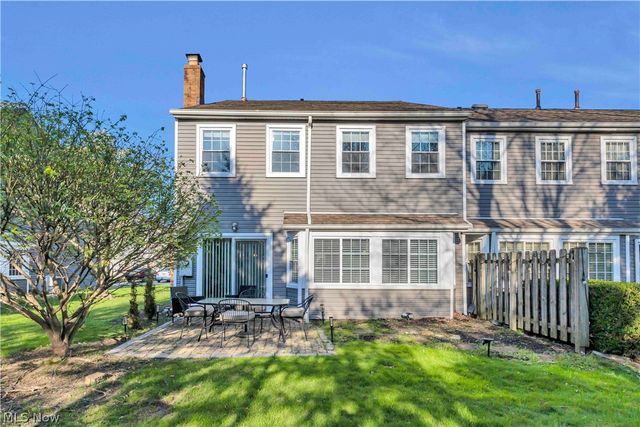 1748 Walnut Lane 32, Rocky River, OH 44116