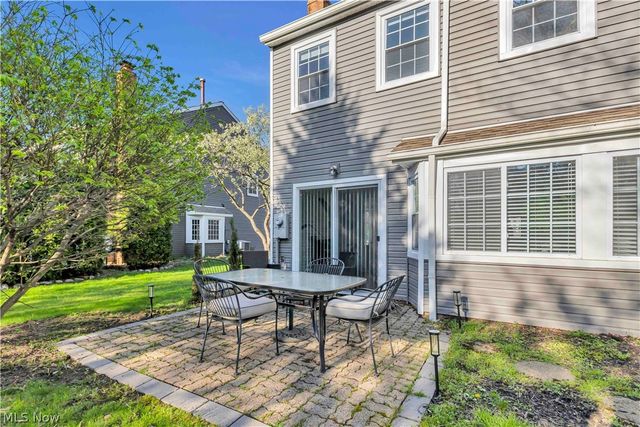 1748 Walnut Lane 32, Rocky River, OH 44116
