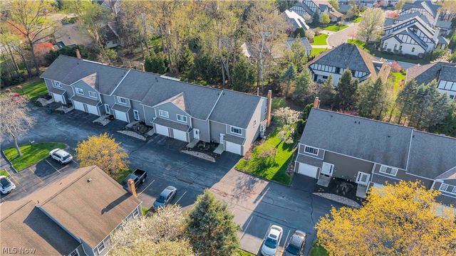 1748 Walnut Lane 32, Rocky River, OH 44116