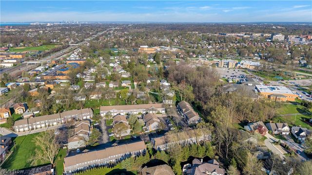 1748 Walnut Lane 32, Rocky River, OH 44116