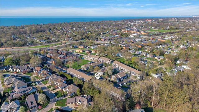1748 Walnut Lane 32, Rocky River, OH 44116