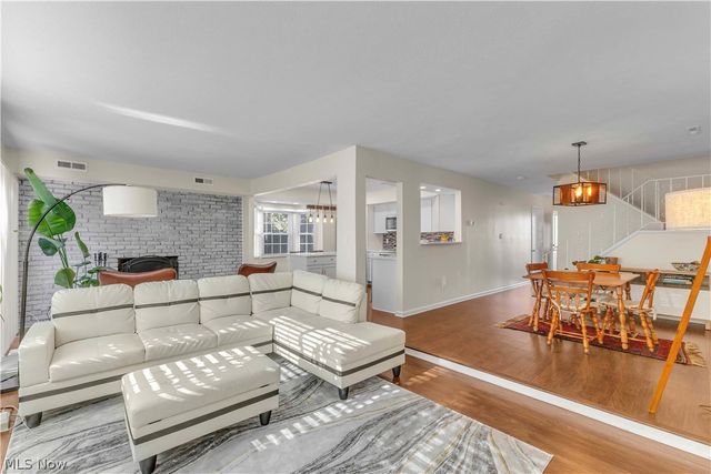 1748 Walnut Lane 32, Rocky River, OH 44116