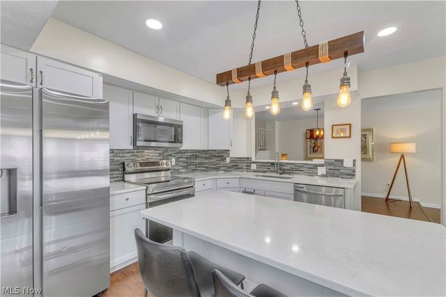 1748 Walnut Lane 32, Rocky River, OH 44116