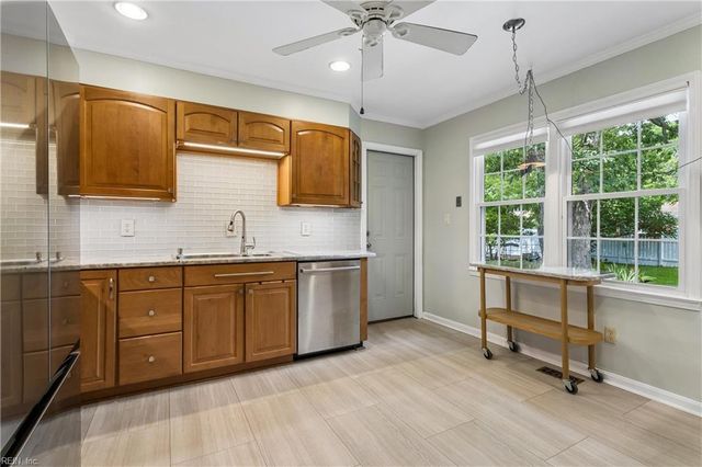 536 King Arthur DR, Virginia Beach, VA 23464