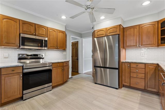 536 King Arthur DR, Virginia Beach, VA 23464