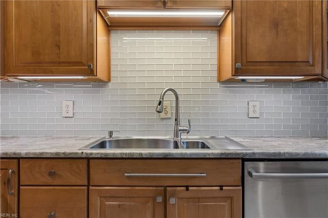 536 King Arthur DR, Virginia Beach, VA 23464
