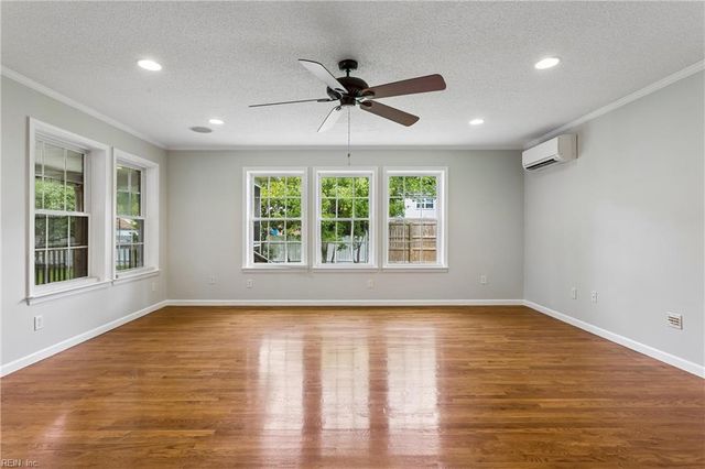 536 King Arthur DR, Virginia Beach, VA 23464