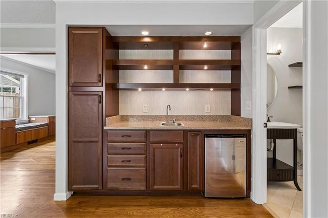 536 King Arthur DR, Virginia Beach, VA 23464
