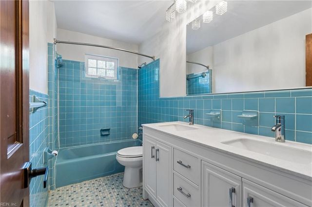 536 King Arthur DR, Virginia Beach, VA 23464