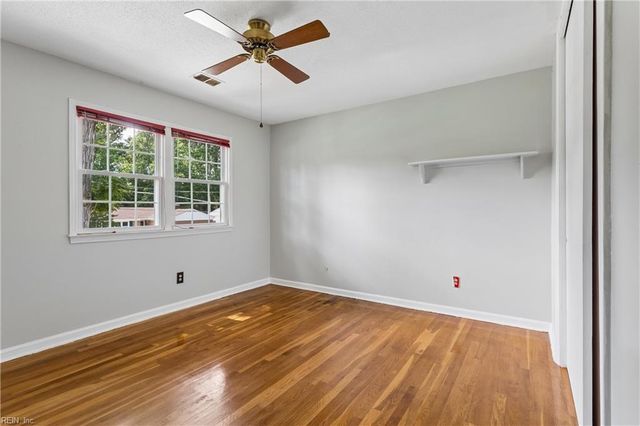 536 King Arthur DR, Virginia Beach, VA 23464