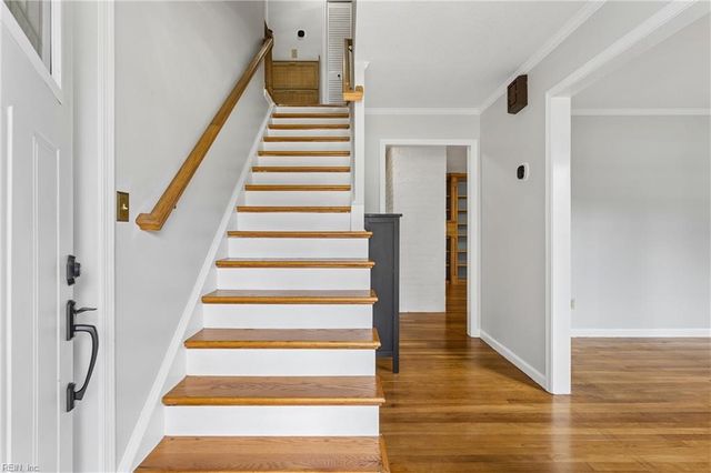 536 King Arthur DR, Virginia Beach, VA 23464