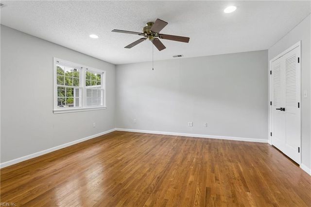 536 King Arthur DR, Virginia Beach, VA 23464