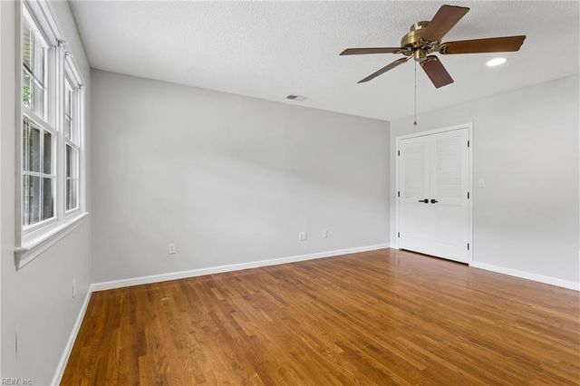 536 King Arthur DR, Virginia Beach, VA 23464