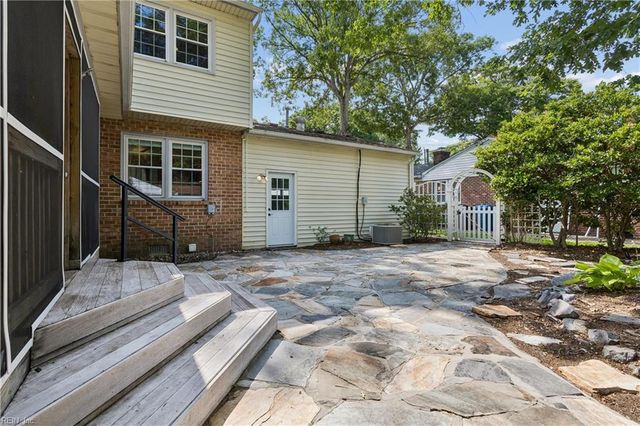 536 King Arthur DR, Virginia Beach, VA 23464