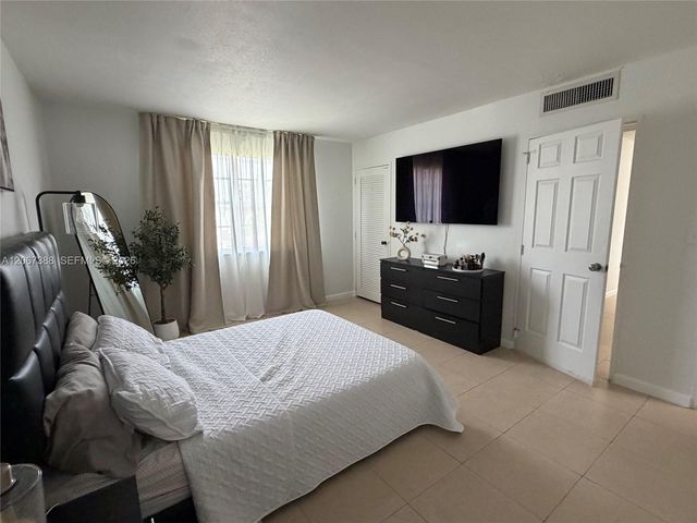 4550 NW 79th Avenue 2C, Doral, FL 33166