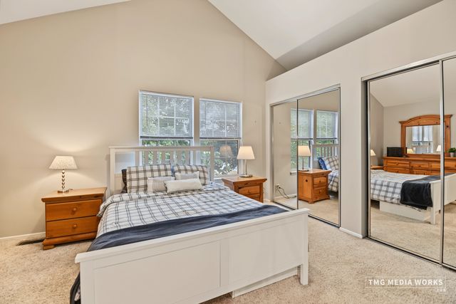 195 Meadow Lakes Boulevard, Aurora, IL 60504