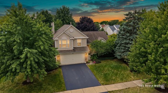 195 Meadow Lakes Boulevard, Aurora, IL 60504