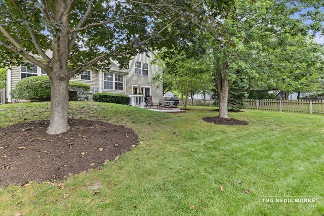 195 Meadow Lakes Boulevard, Aurora, IL 60504