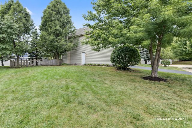 195 Meadow Lakes Boulevard, Aurora, IL 60504
