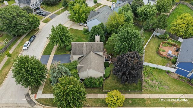 195 Meadow Lakes Boulevard, Aurora, IL 60504