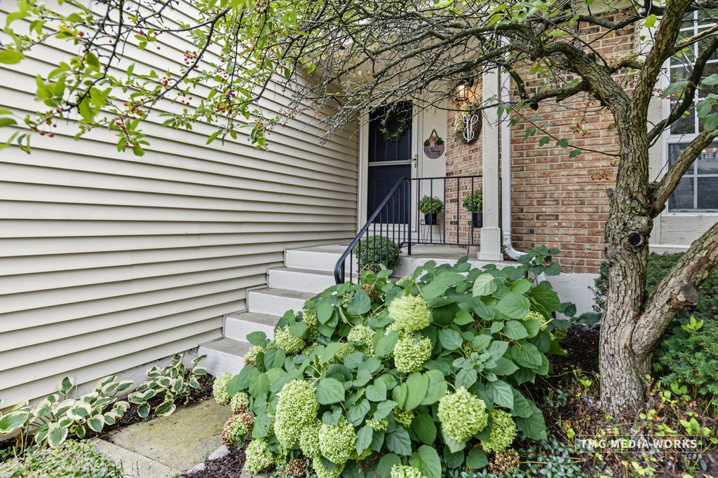 195 Meadow Lakes Boulevard, Aurora, IL 60504 — photo 5
