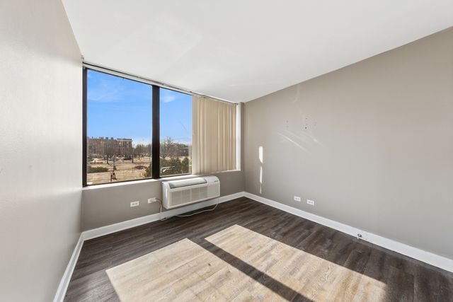 345 E Eastgate Place 204, Chicago, IL 60616