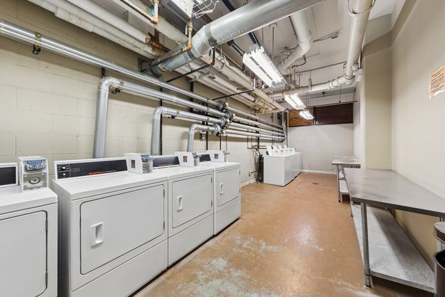 345 E Eastgate Place 204, Chicago, IL 60616