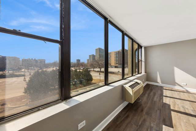 345 E Eastgate Place 204, Chicago, IL 60616