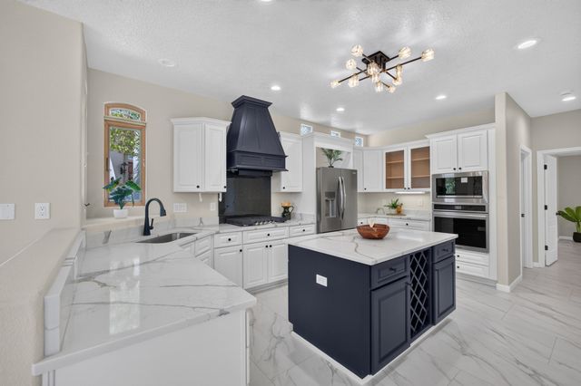 11127 Inverness Court NE, Albuquerque, NM 87111