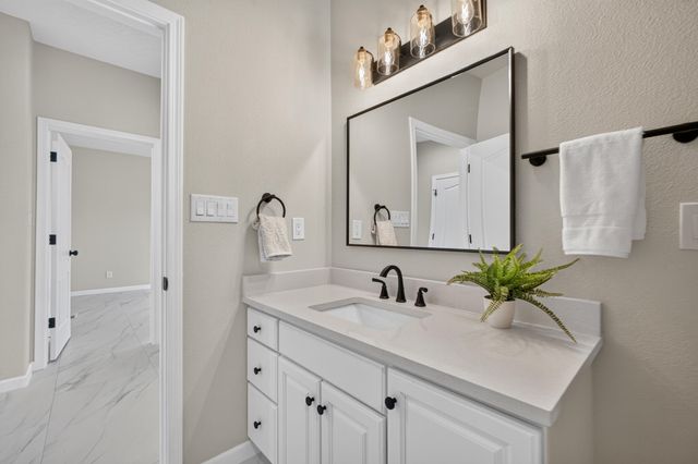 11127 Inverness Court NE, Albuquerque, NM 87111