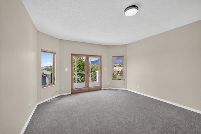 11127 Inverness Court NE, Albuquerque, NM 87111