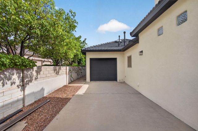 11127 Inverness Court NE, Albuquerque, NM 87111