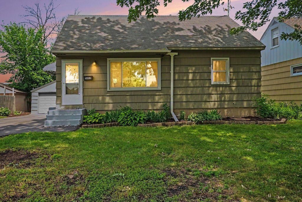 5602 57th Avenue N, Crystal, MN 55429