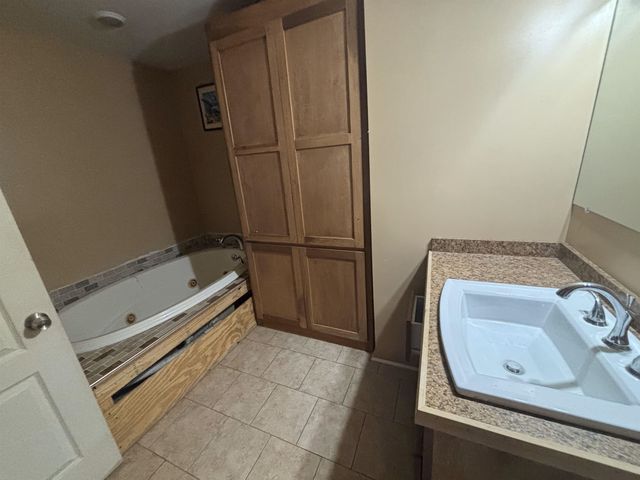 136 Jane Dr, Chauvin, LA 70344