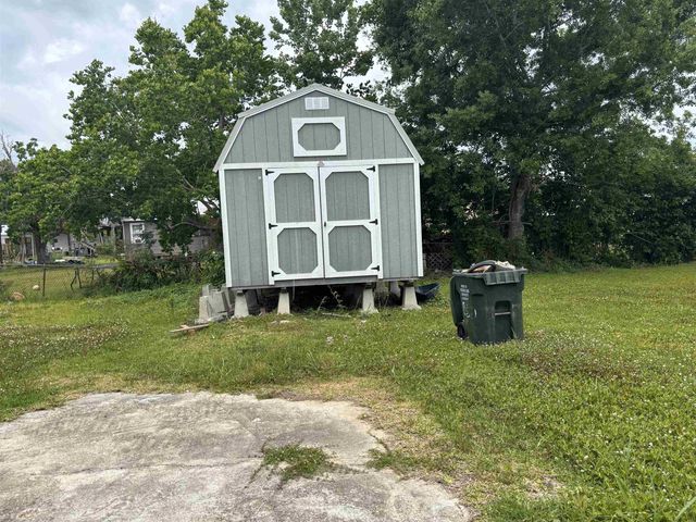 136 Jane Dr, Chauvin, LA 70344