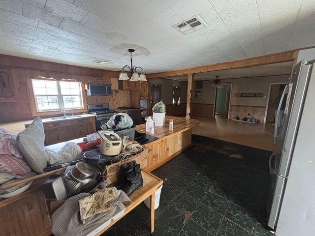 136 Jane Dr, Chauvin, LA 70344