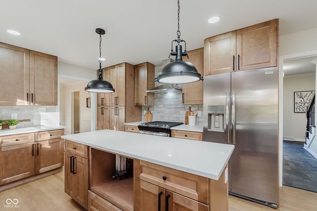 10720 Lakeview Drive, Carmel, IN 46033