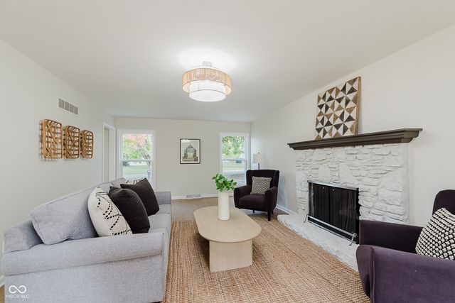 10720 Lakeview Drive, Carmel, IN 46033