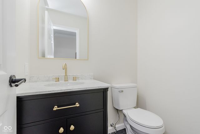 10720 Lakeview Drive, Carmel, IN 46033