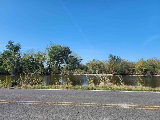 2589 Bayou Dularge Rd, Theriot, LA 70397