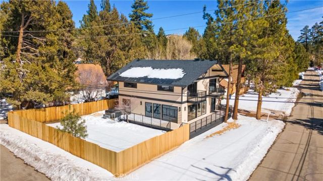 1087 Rocky Mountain Rd, Big Bear City, CA 92314