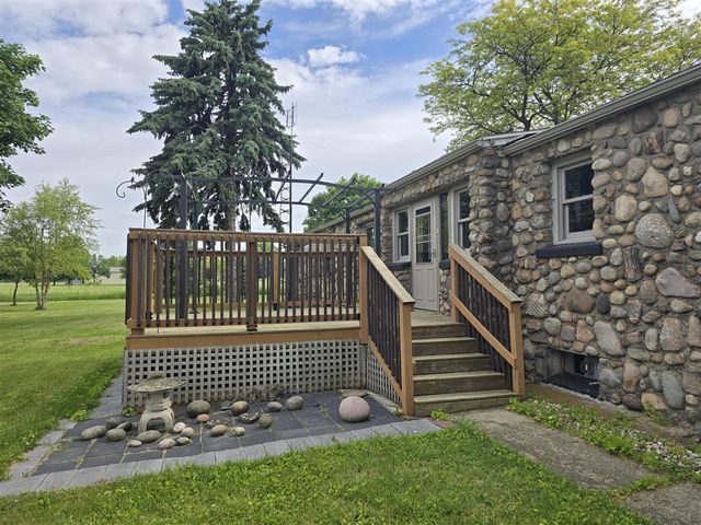 68482 White School Road, Sturgis, MI 49091