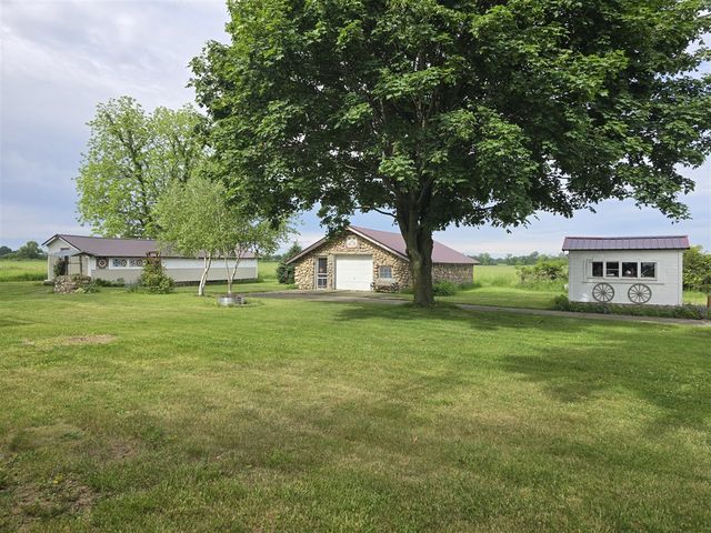 68482 White School Road, Sturgis, MI 49091